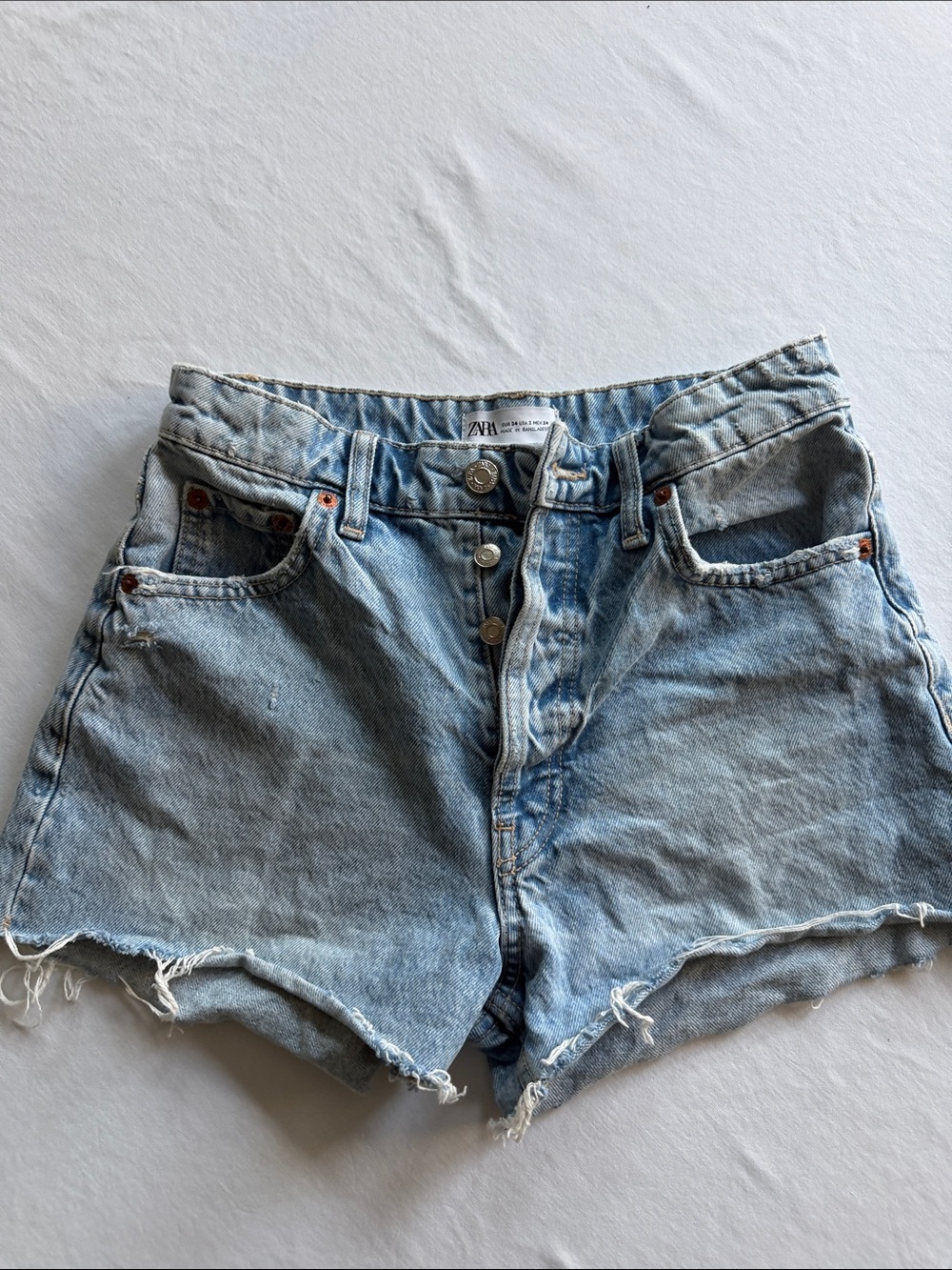 Zara Light Wash High-Rise Distressed Denim Shorts size 2